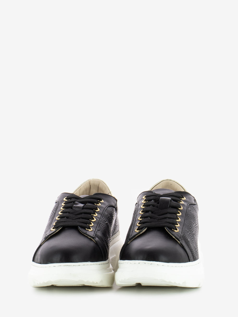 Sneakers traforata in pelle nera