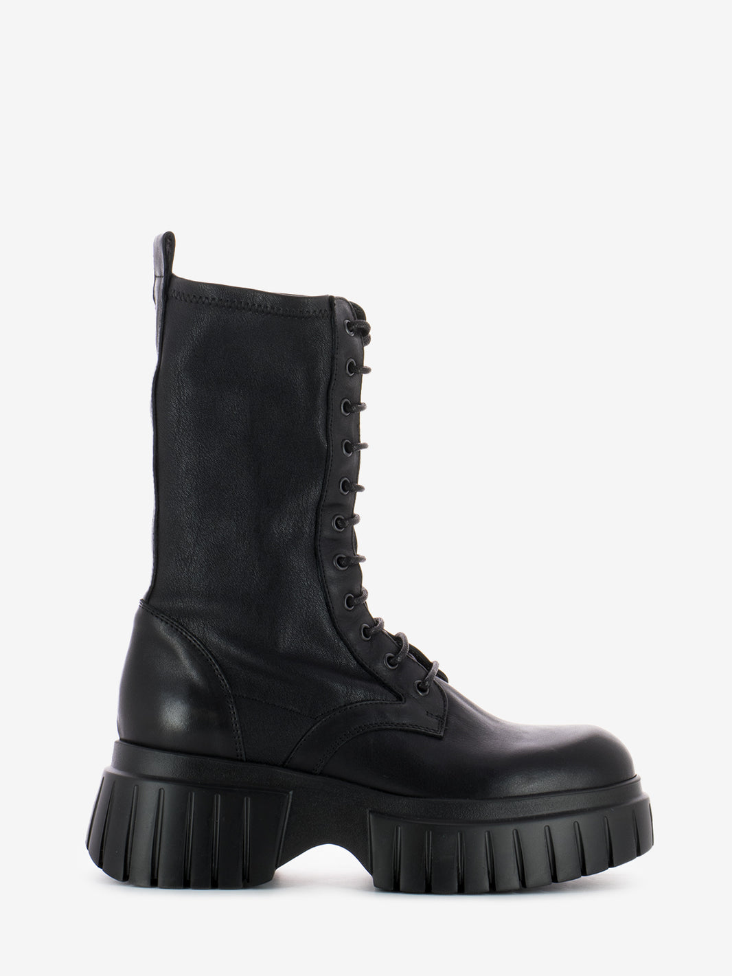 Black Santiago platform amphibian
