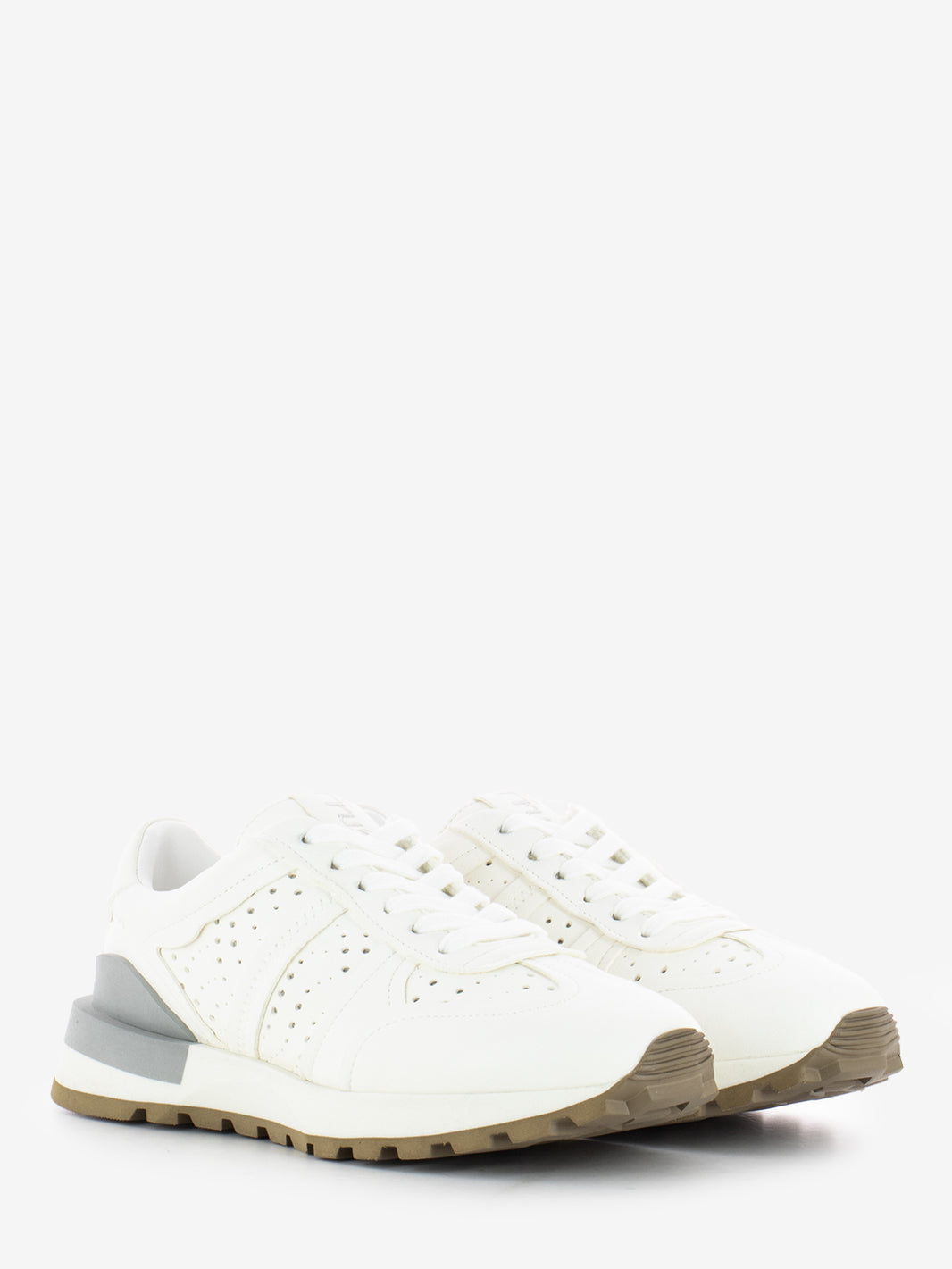 Cloe sneaker in milk leather