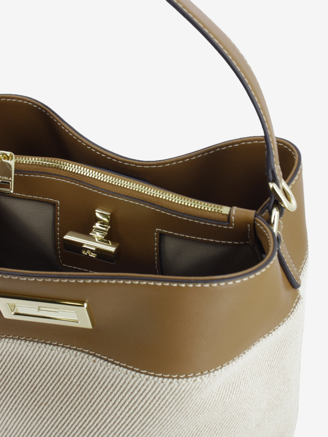 Amelia M Bucket bag in cognac tones