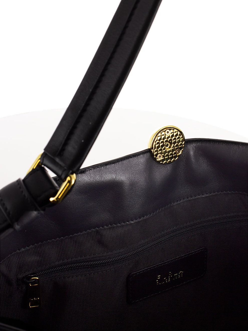 Sfera L shoulder bag in black leather