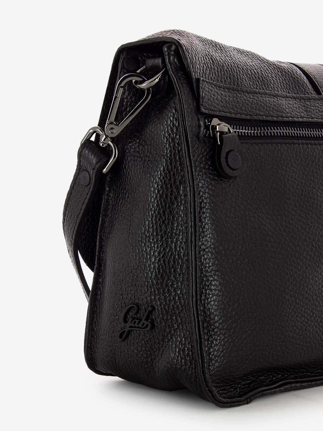 Ivy L bag with black buckle