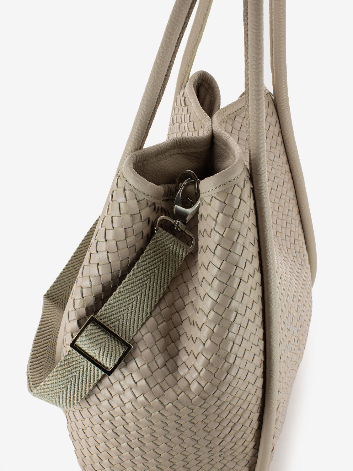 Lydia L bull shell weave