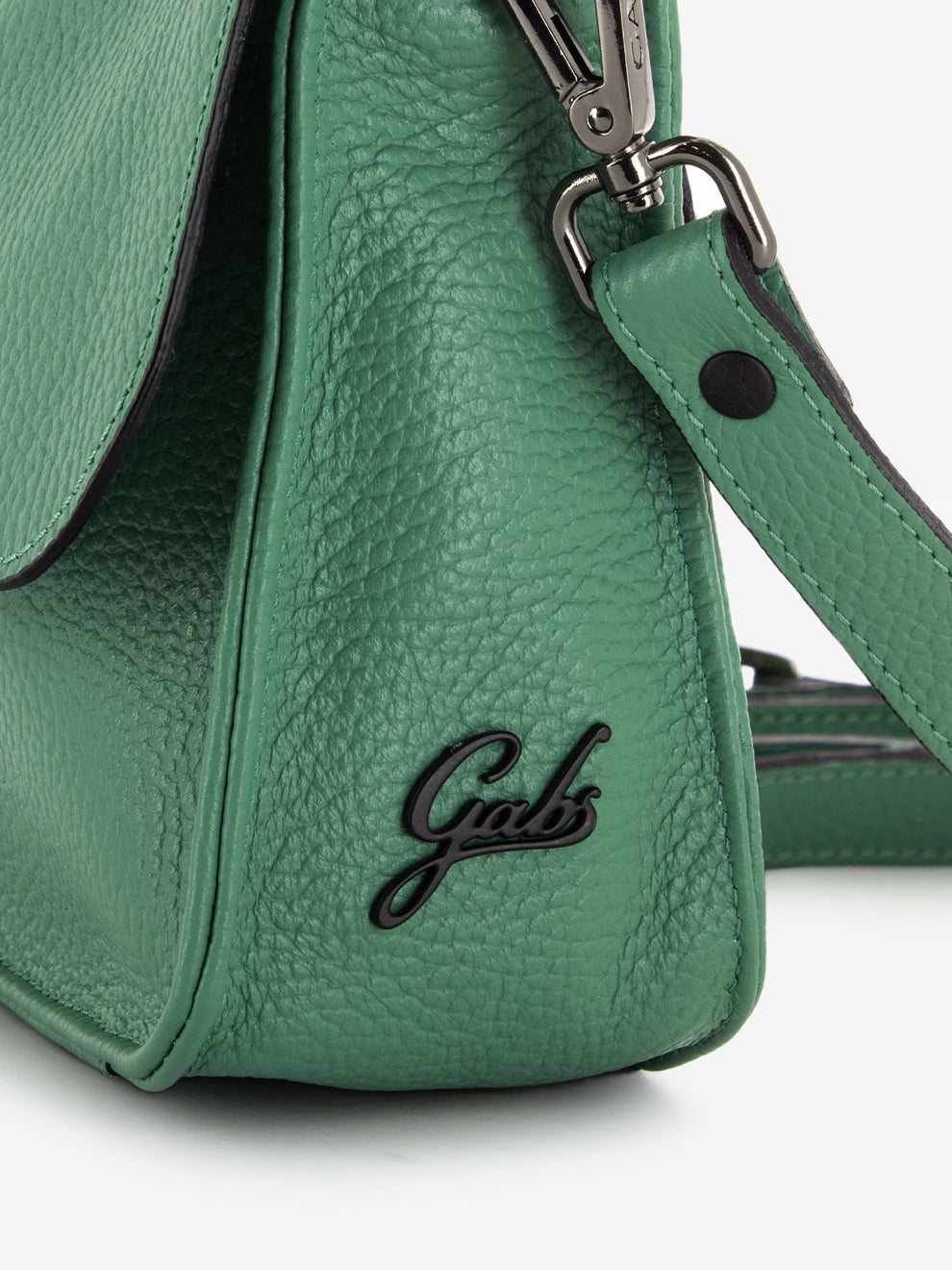 Ivy M shoulder bag with philodendron buckle