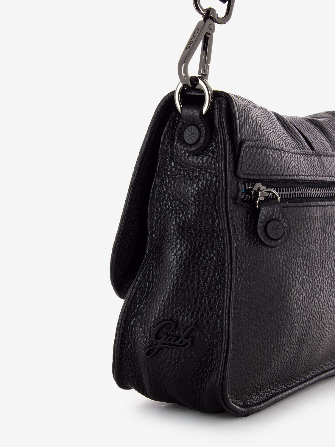 Ivy M shoulder bag with black buckle