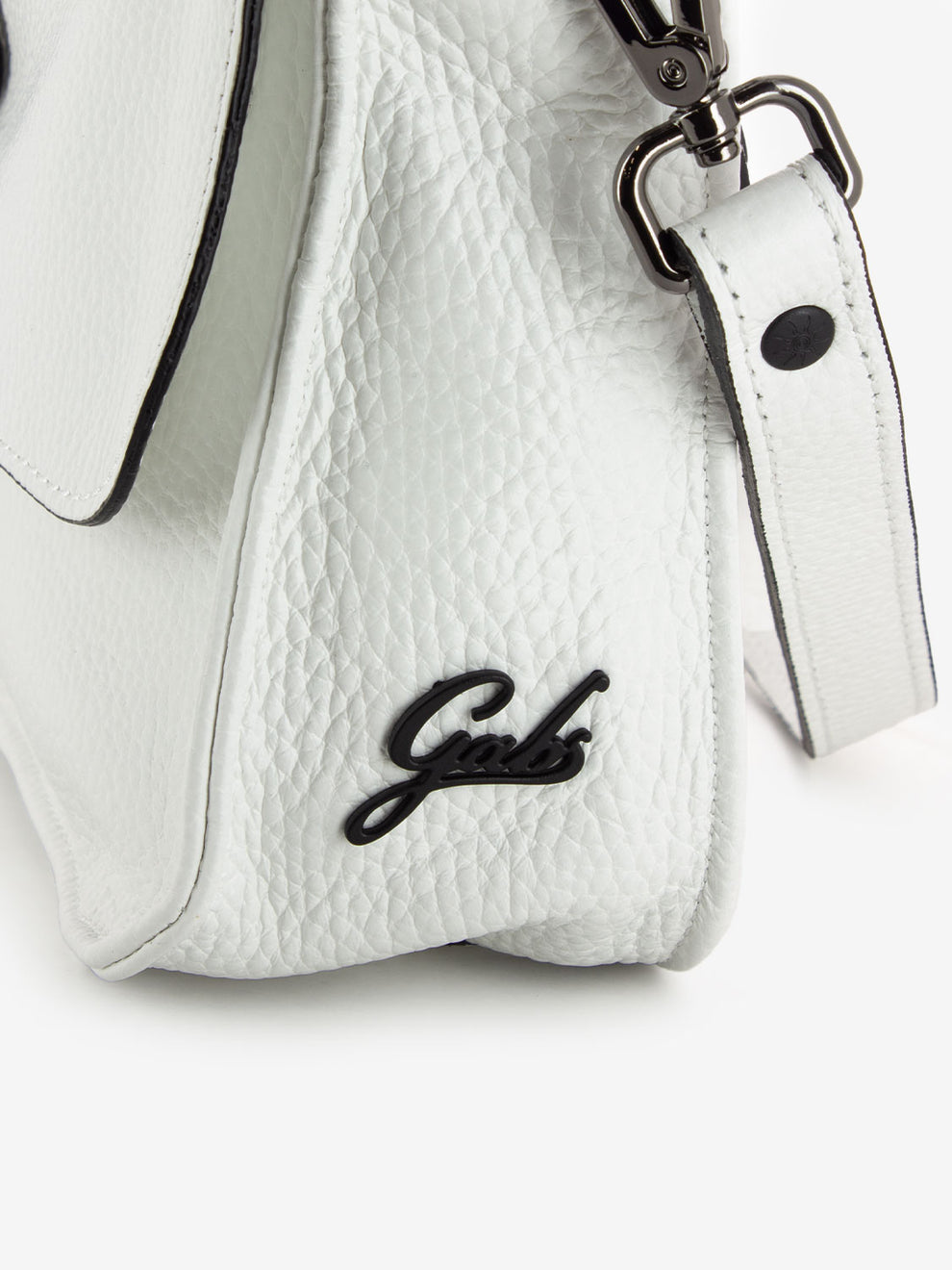 Ivy M shoulder bag with white buckle