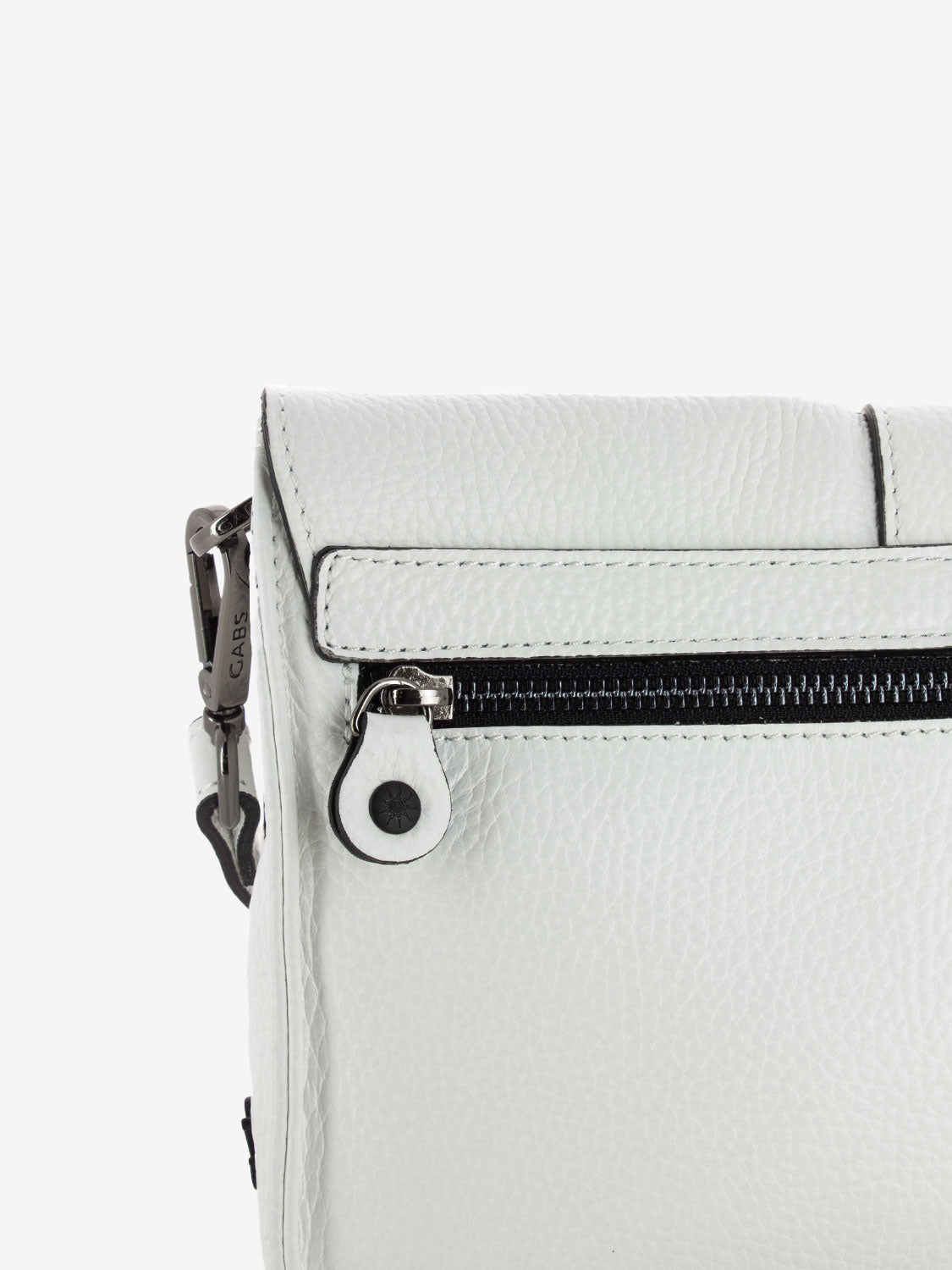 Ivy M shoulder bag with white buckle