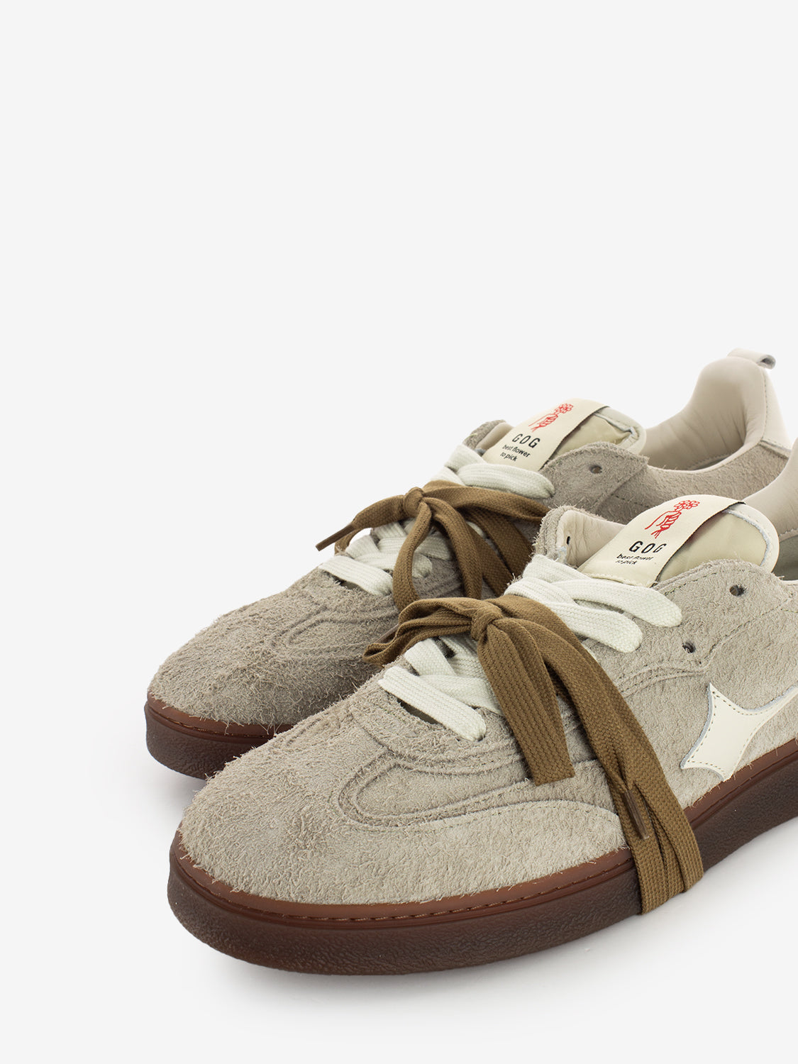 Earth sneakers in taupe / hairy suede