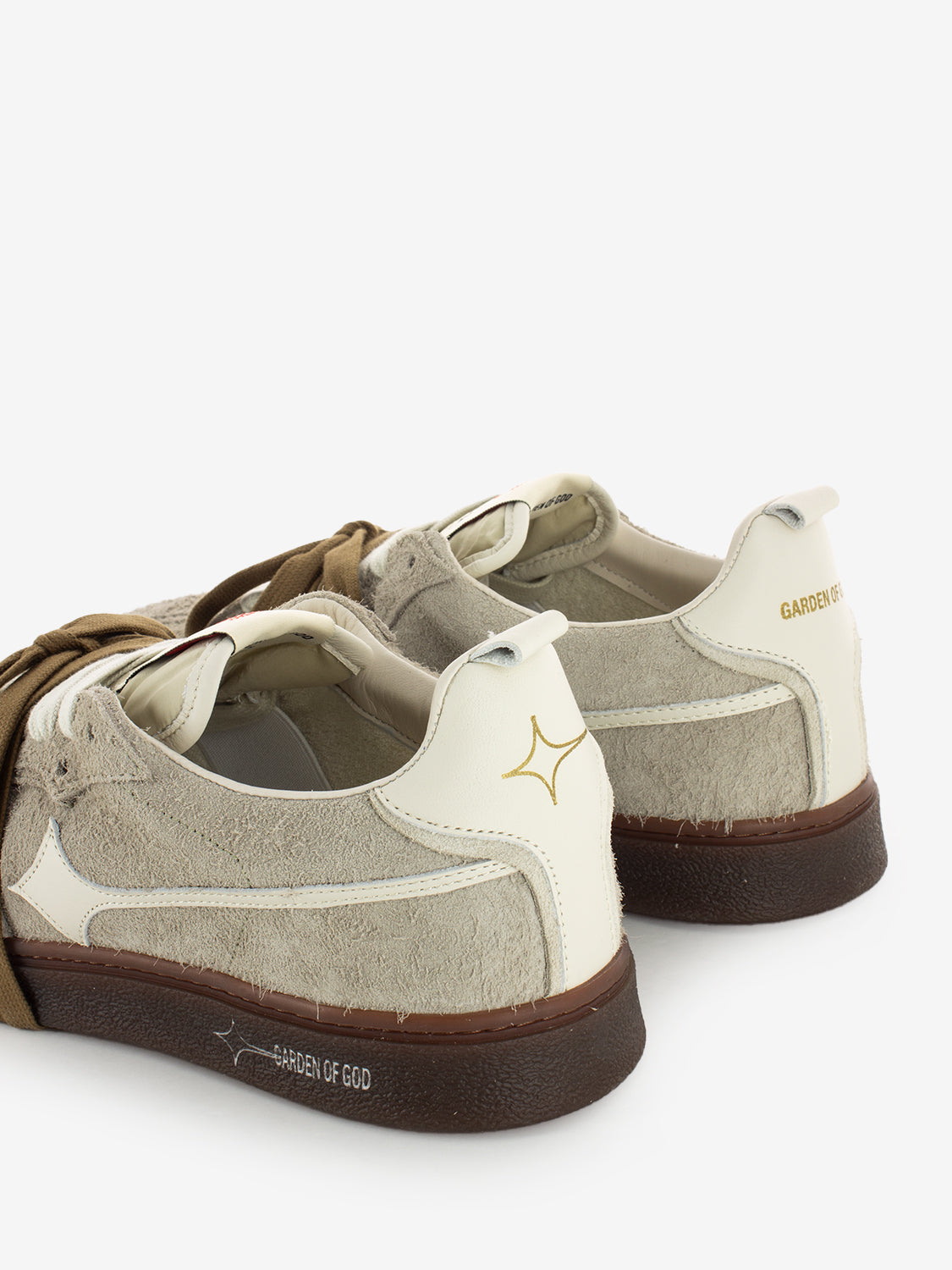 Earth sneakers in taupe / hairy suede