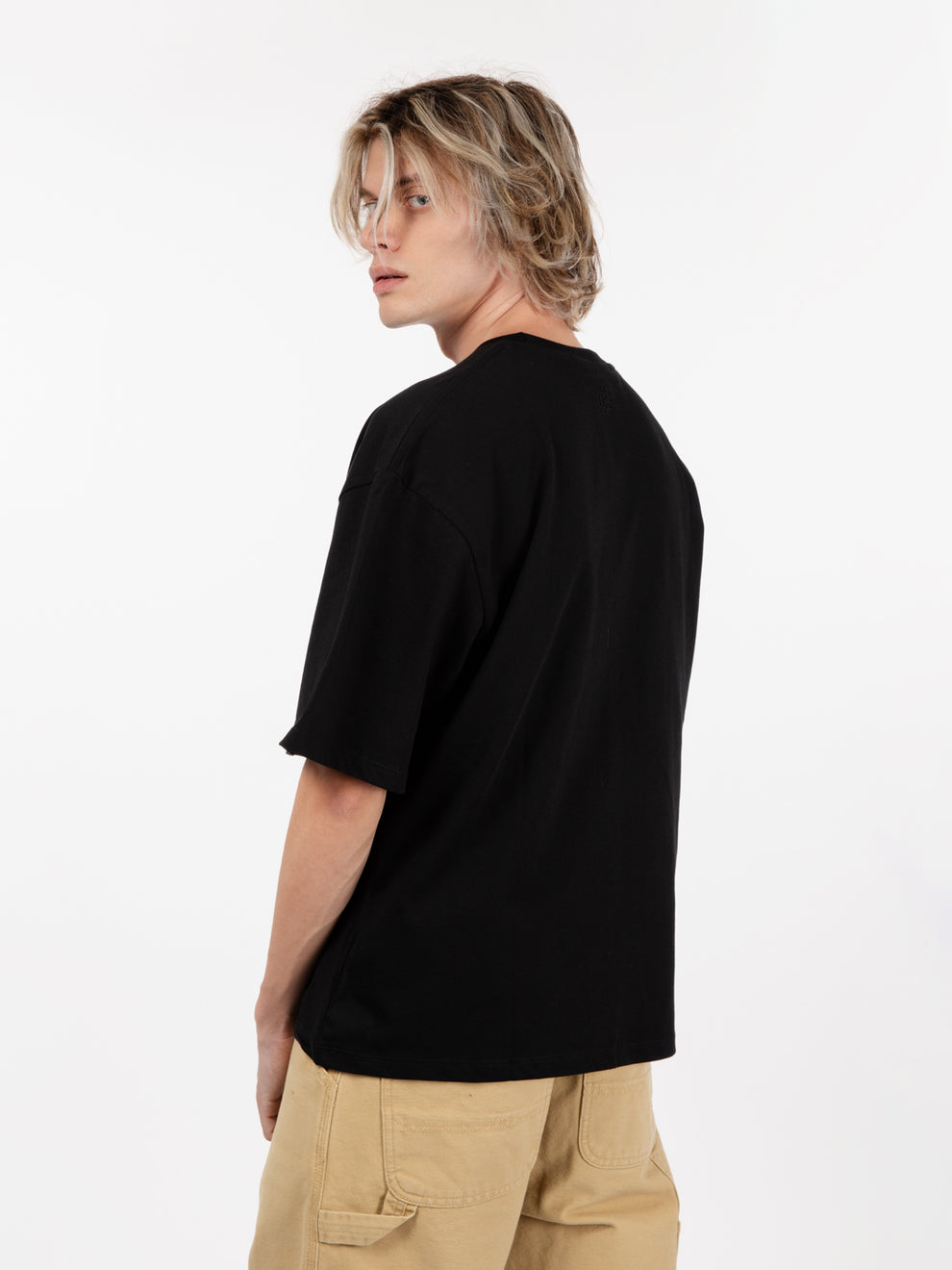Embroidered basic tee chaos black