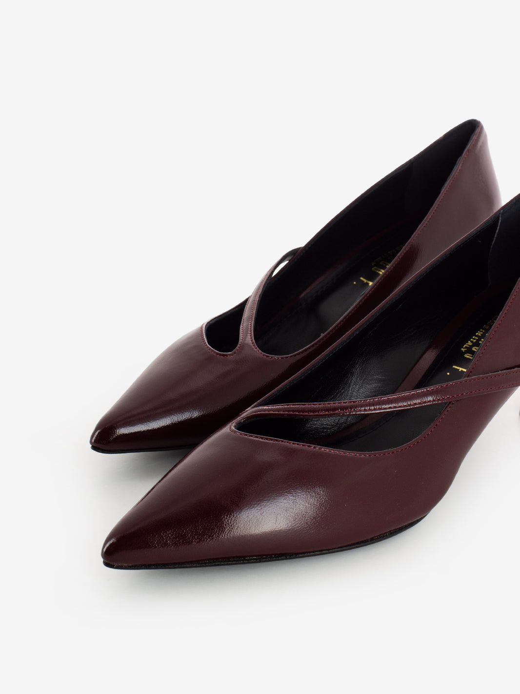 Bordeaux Verlux cut-out pumps