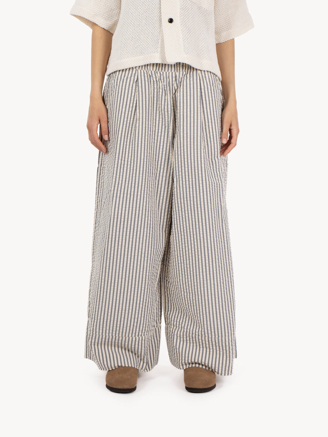 Wide leg coulotte seersucker pants iron / off white