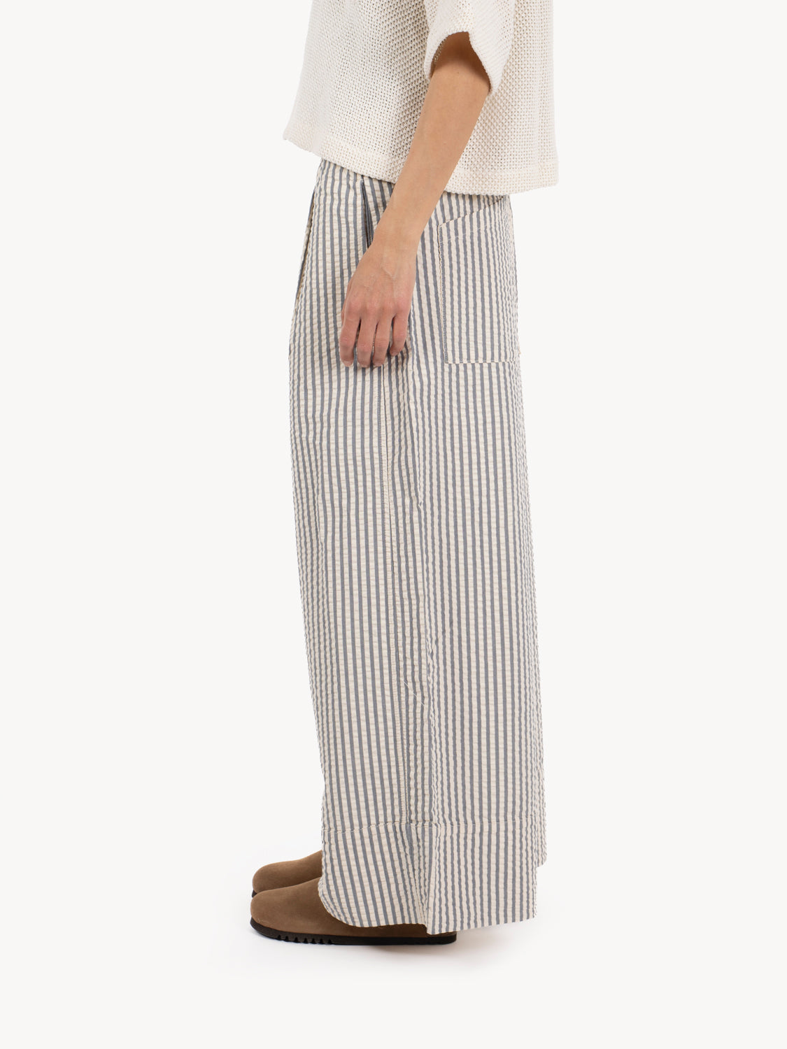 Wide leg coulotte seersucker pants iron / off white