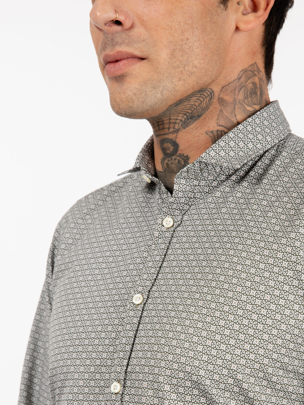 Camicia con fantasia floreale verde