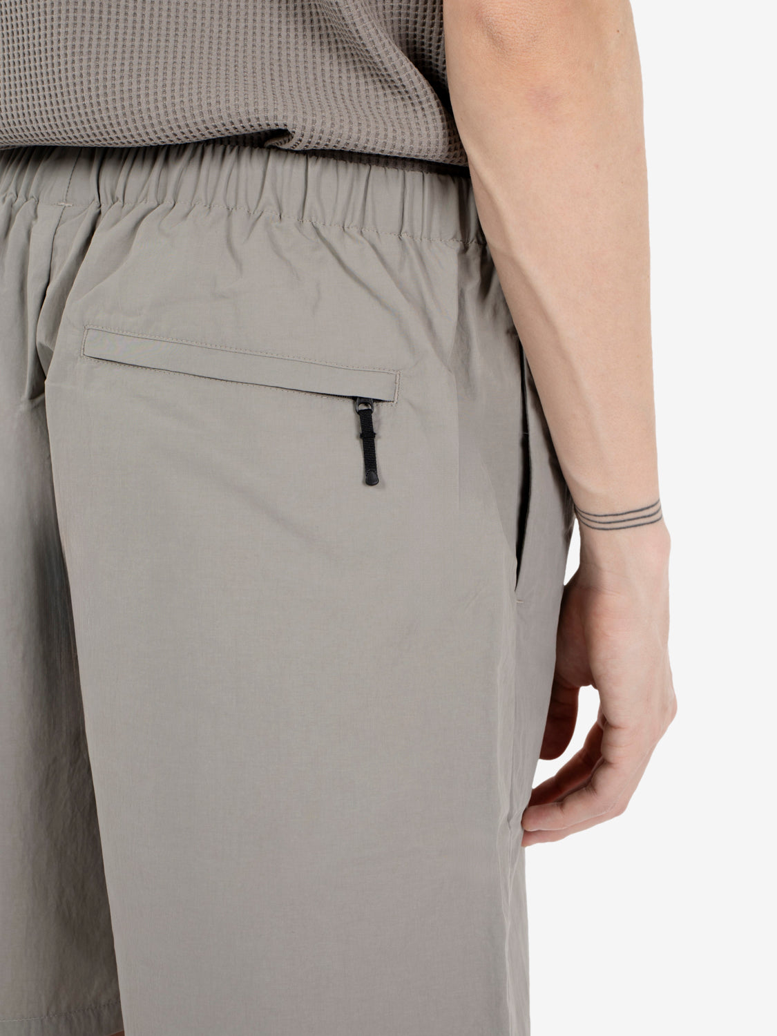 Nylon shorts arid beige