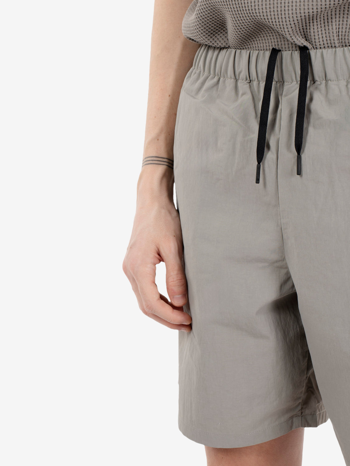 Nylon shorts arid beige