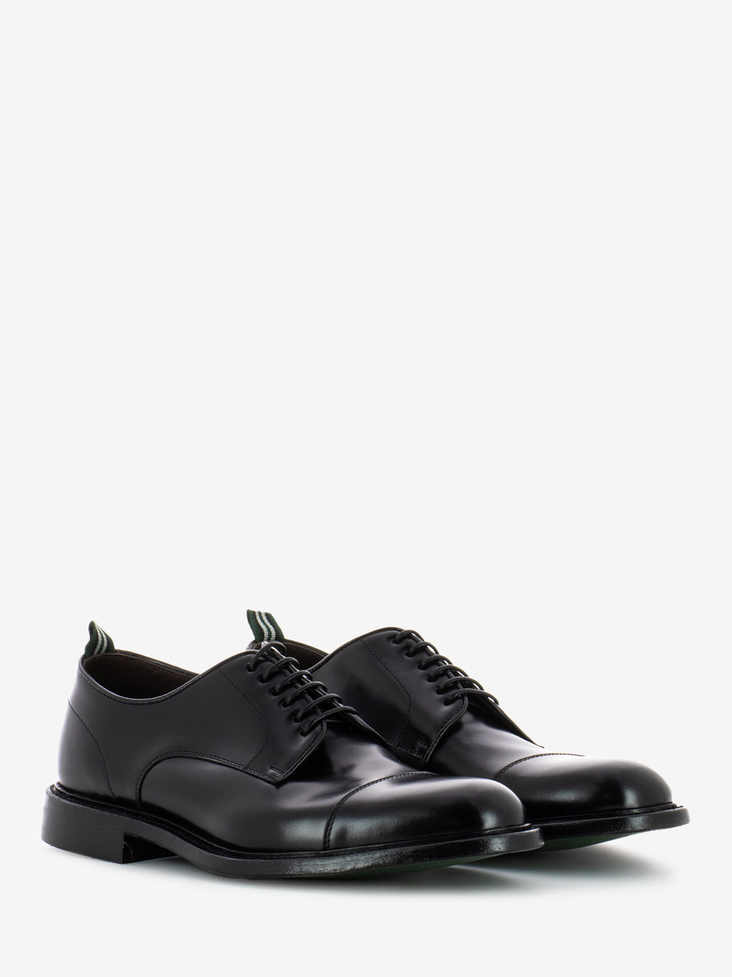 Scarpa elegante con puntale nera