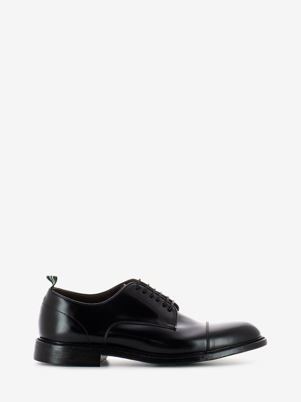 Scarpa elegante con puntale nera