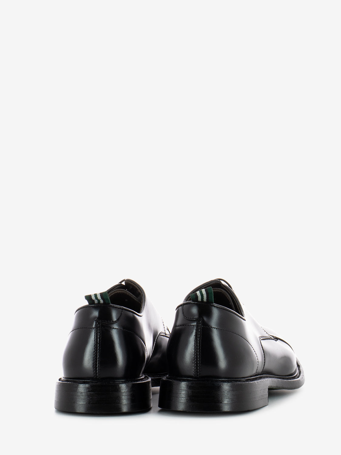 Scarpa elegante con puntale nera