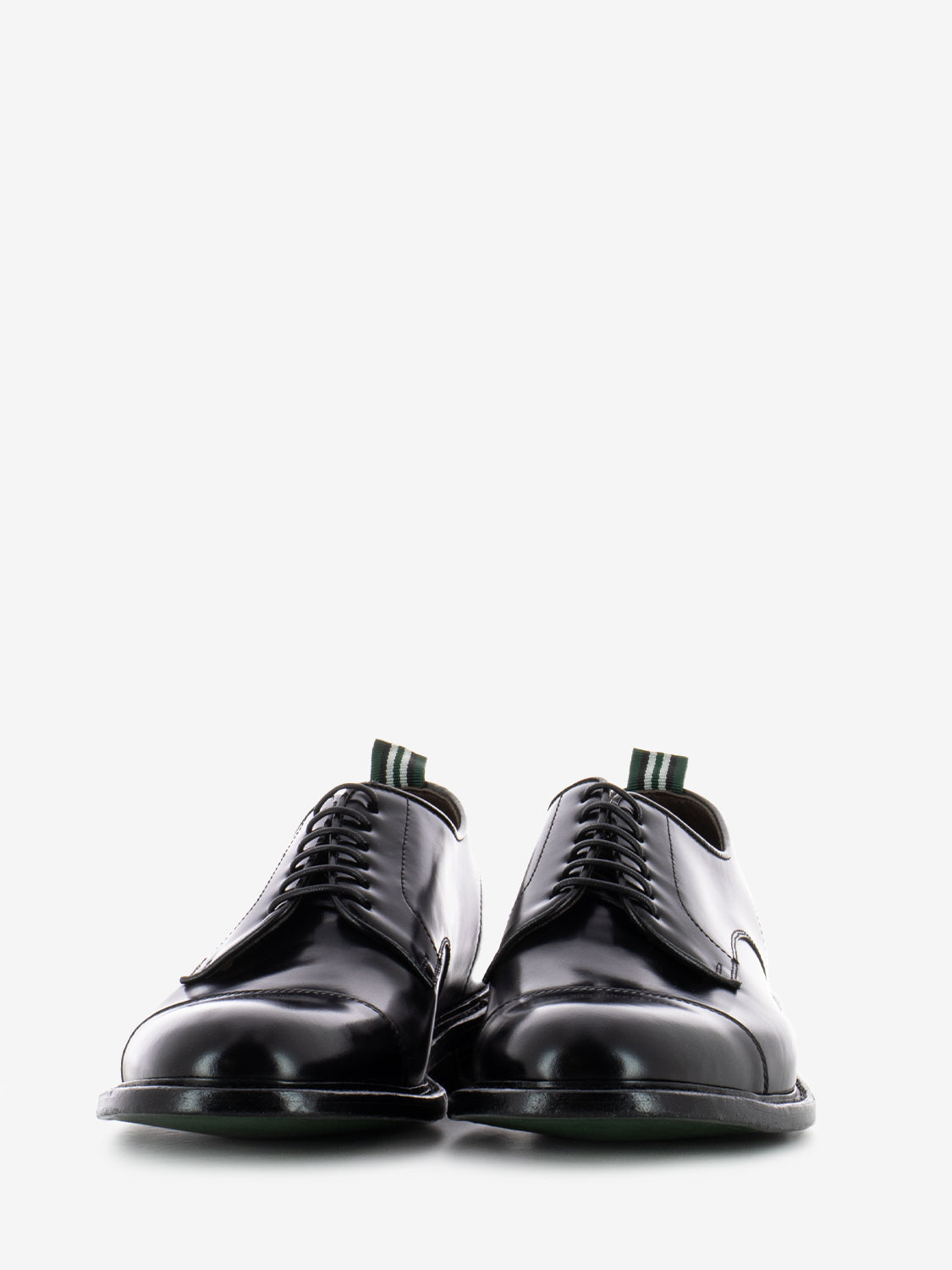 Scarpa elegante con puntale nera