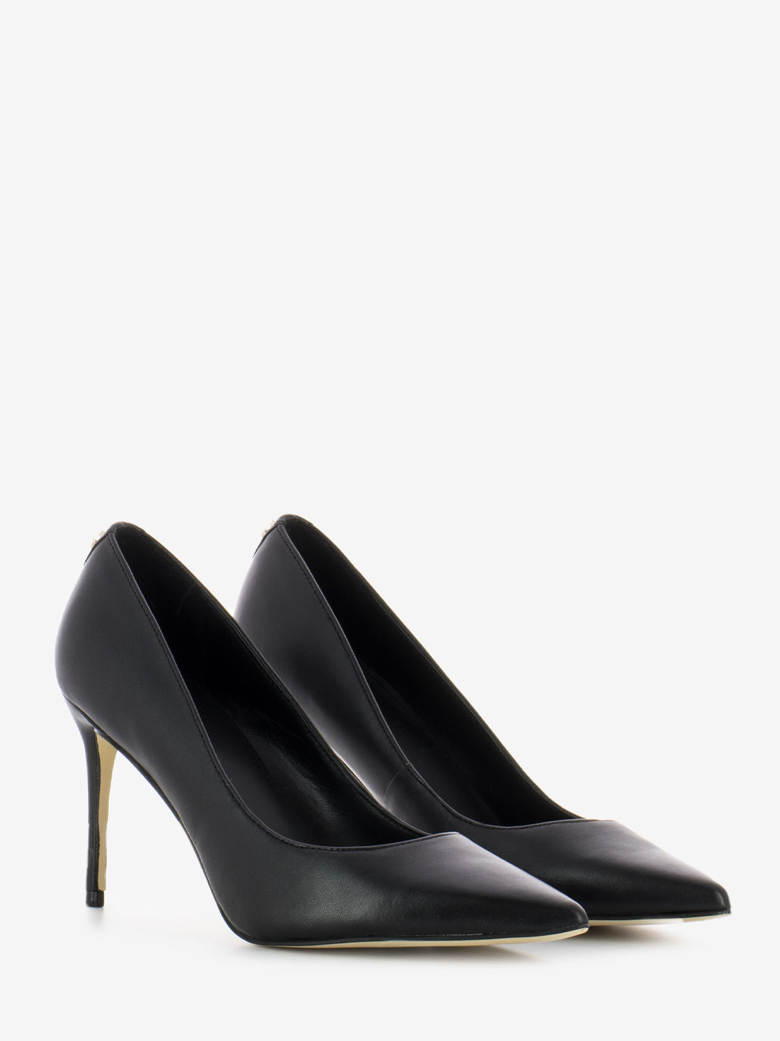Rica black pointed pumps