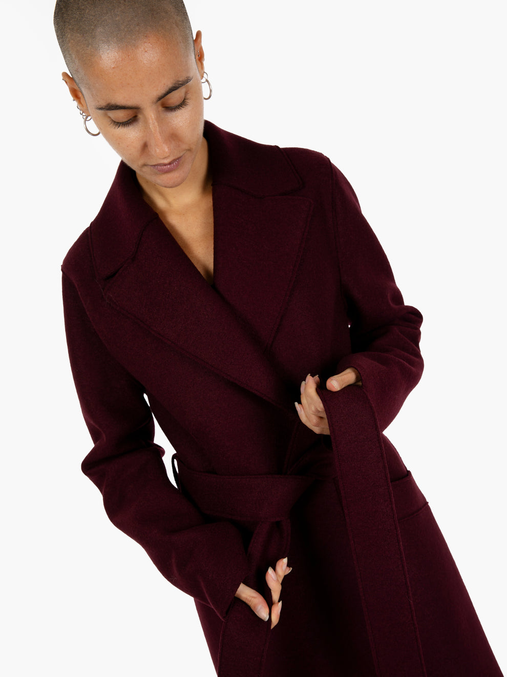 Long coat with cinabre sash