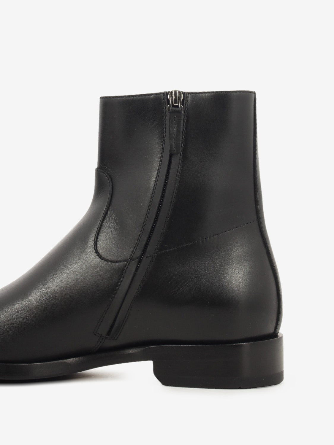 BLACK LEATHER ANKLE BOOT 85504.P.0