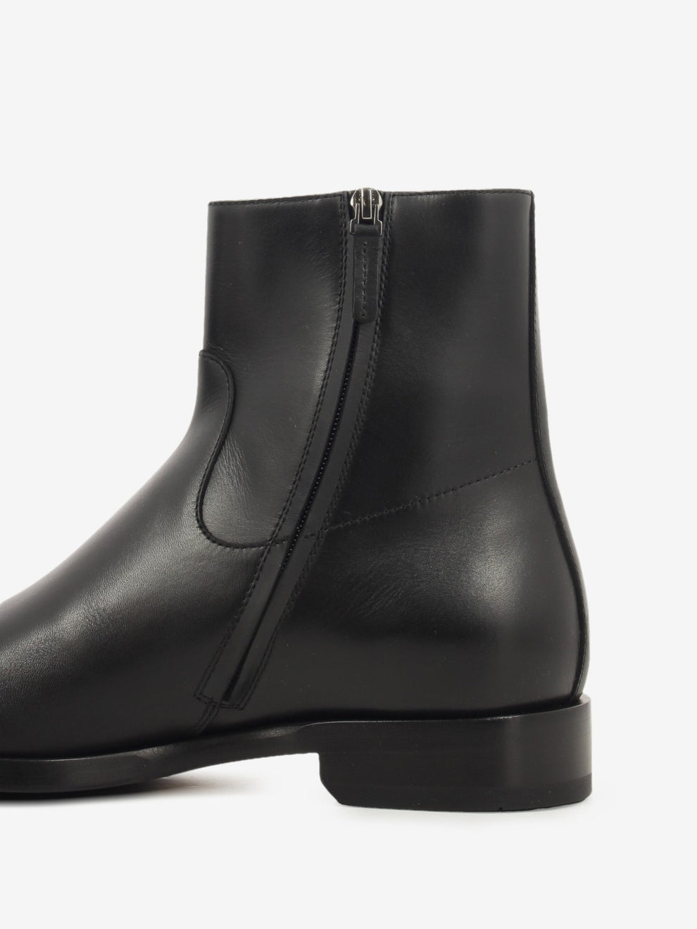 BLACK LEATHER ANKLE BOOT 85504.P.0
