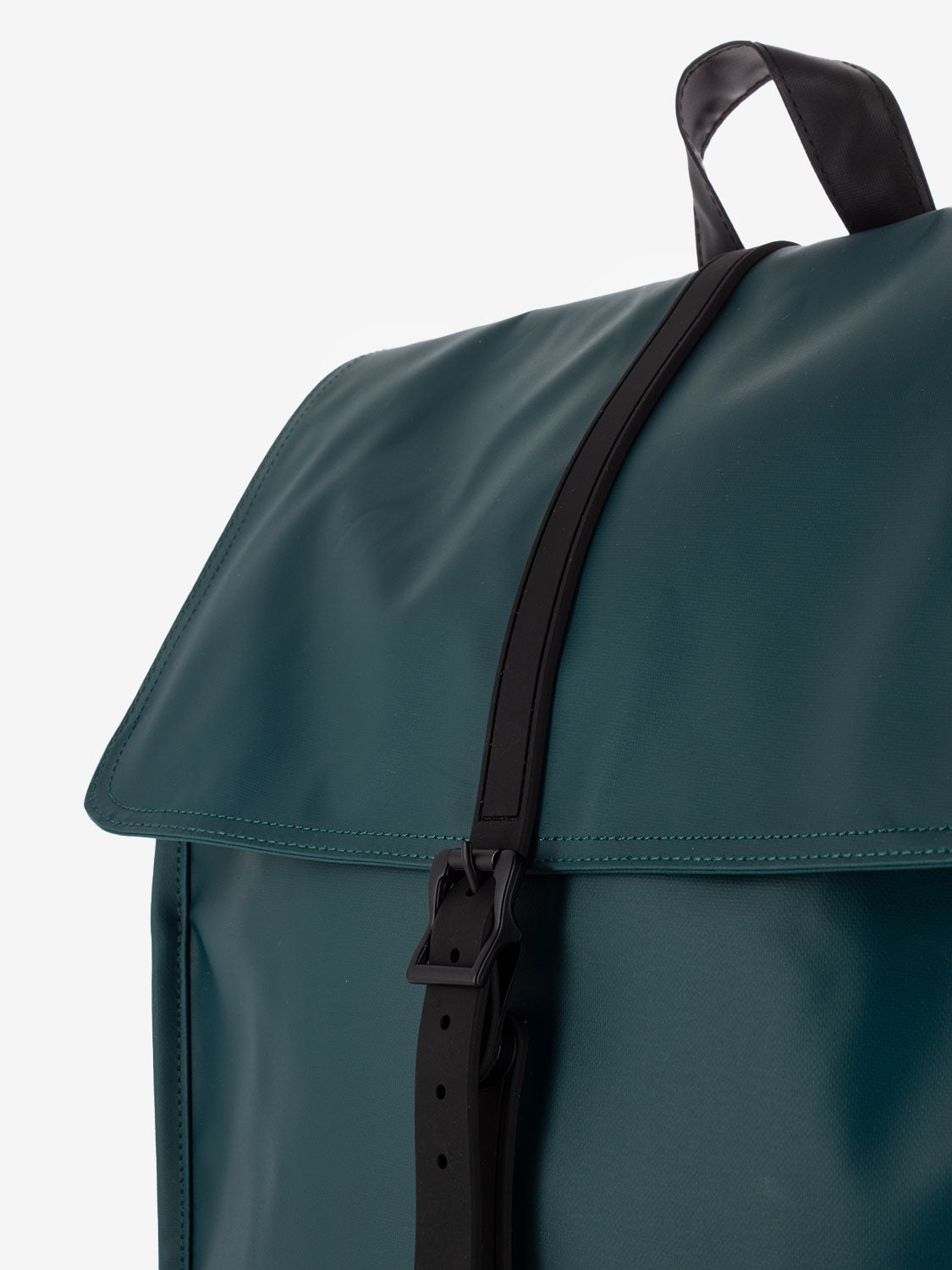 Backpack city dark sea