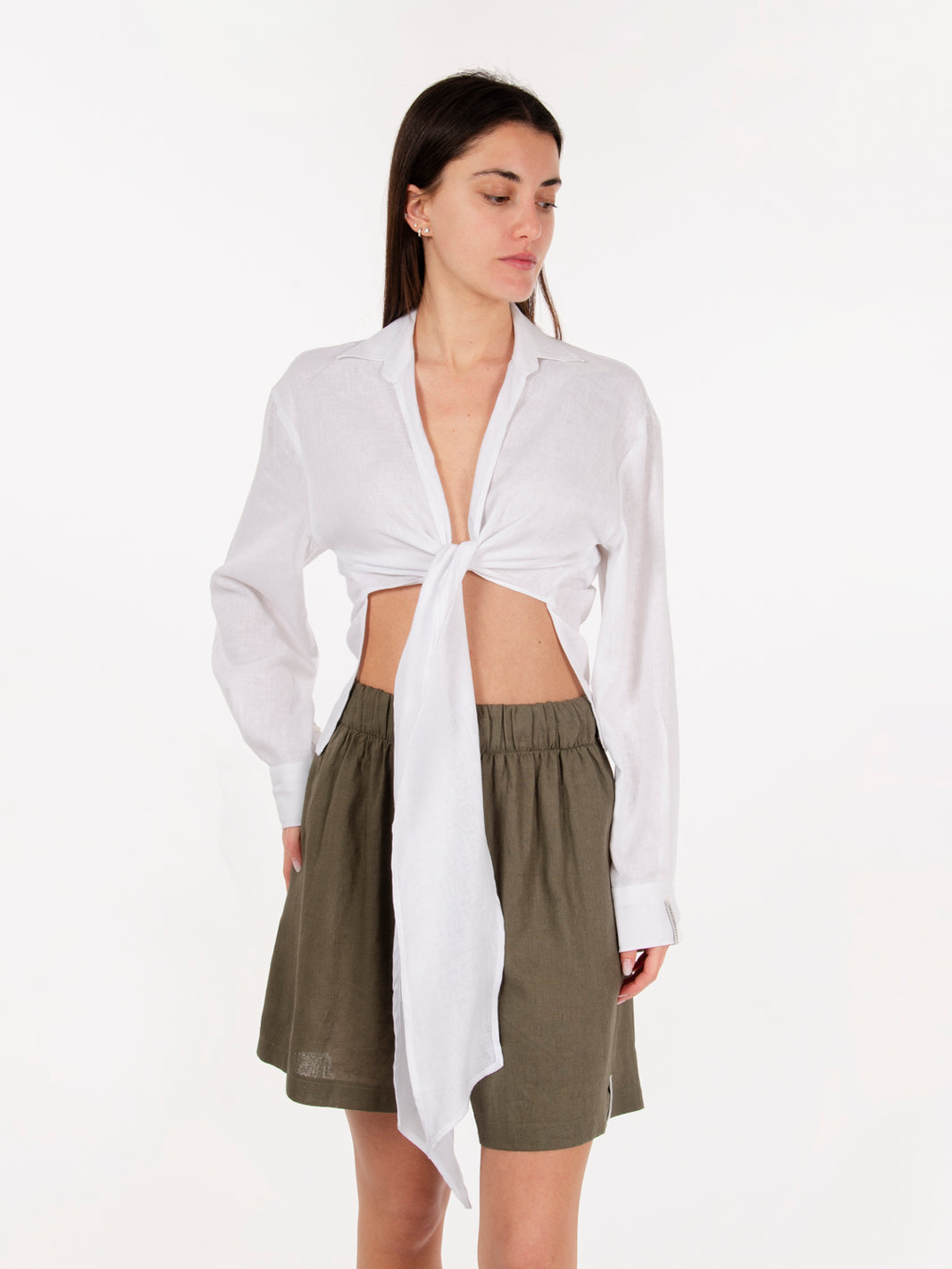 Camicia corta con nodo mappamondo bianco