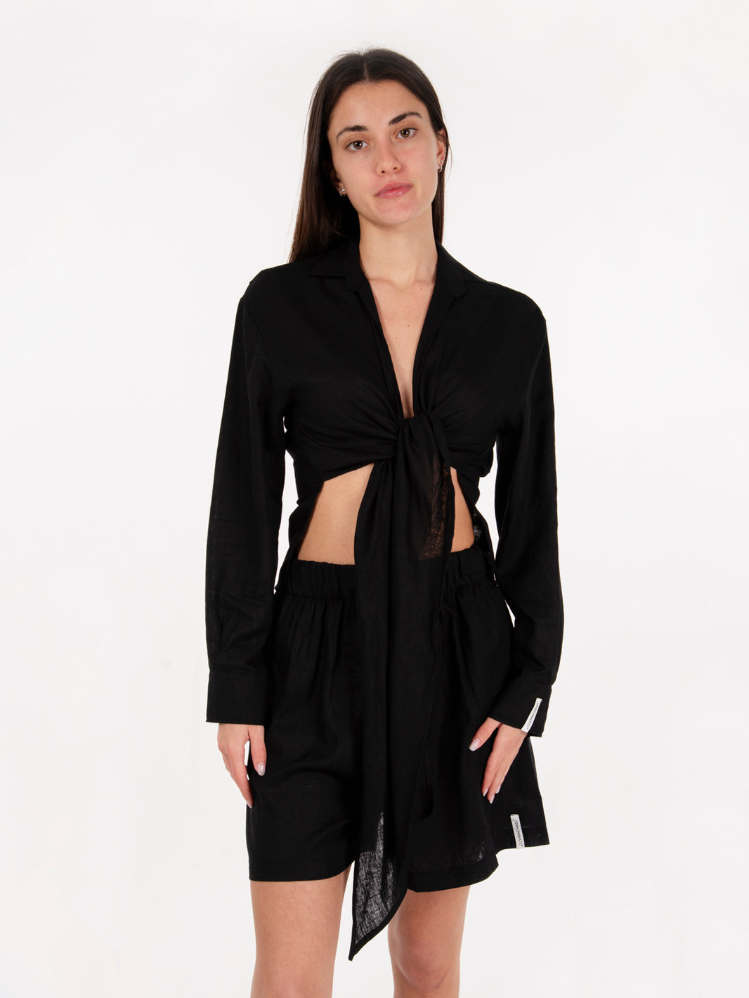 Camicia corta con nodo mappamondo nero