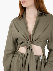 HINNOMINATE - Camicia in lino annodata muschio