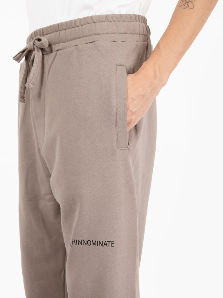 HINNOMINATE - Pantaloni in felpa con elastico sul fondo fango