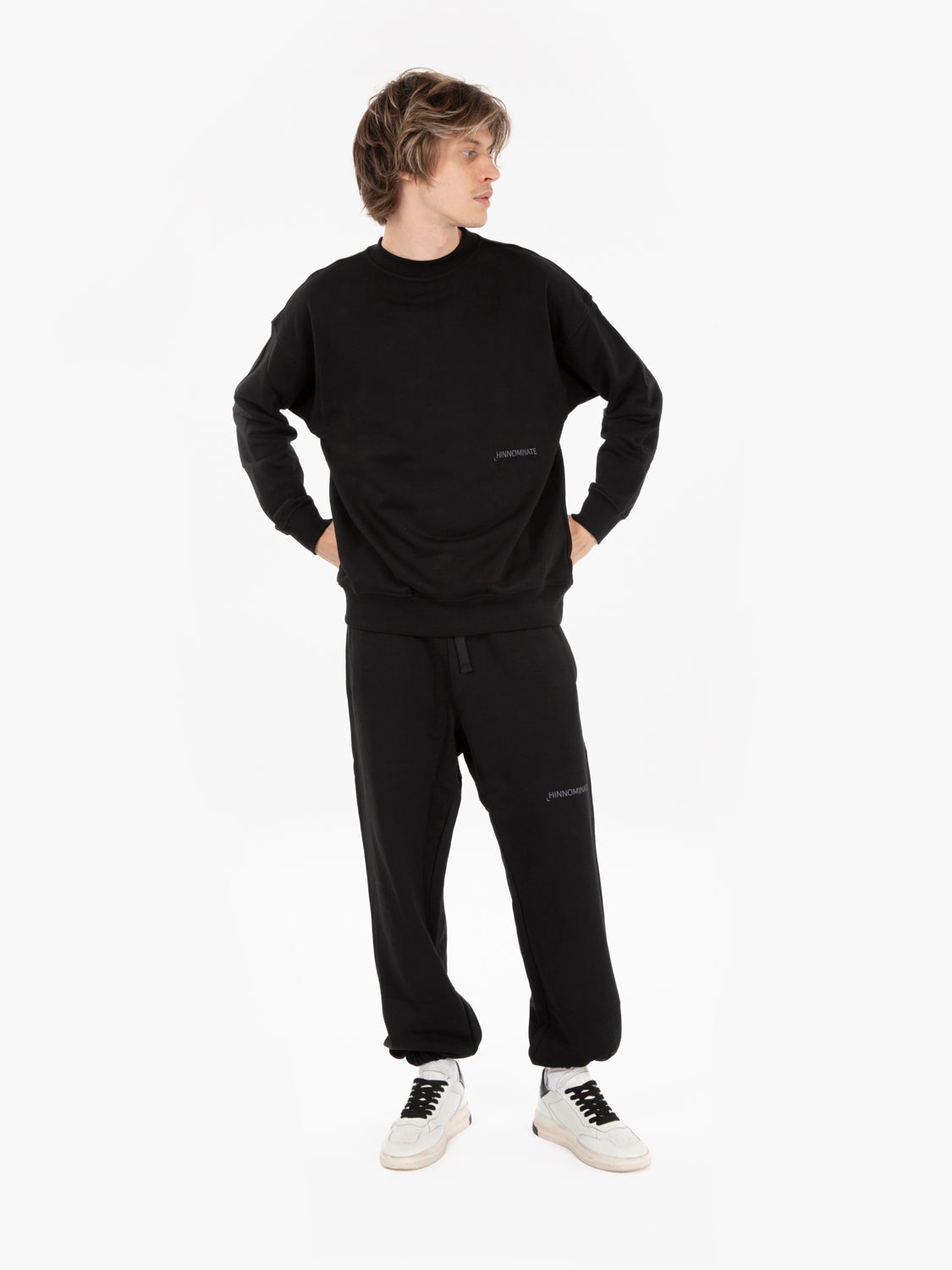 Pantaloni in felpa con elastico sul fondo neri