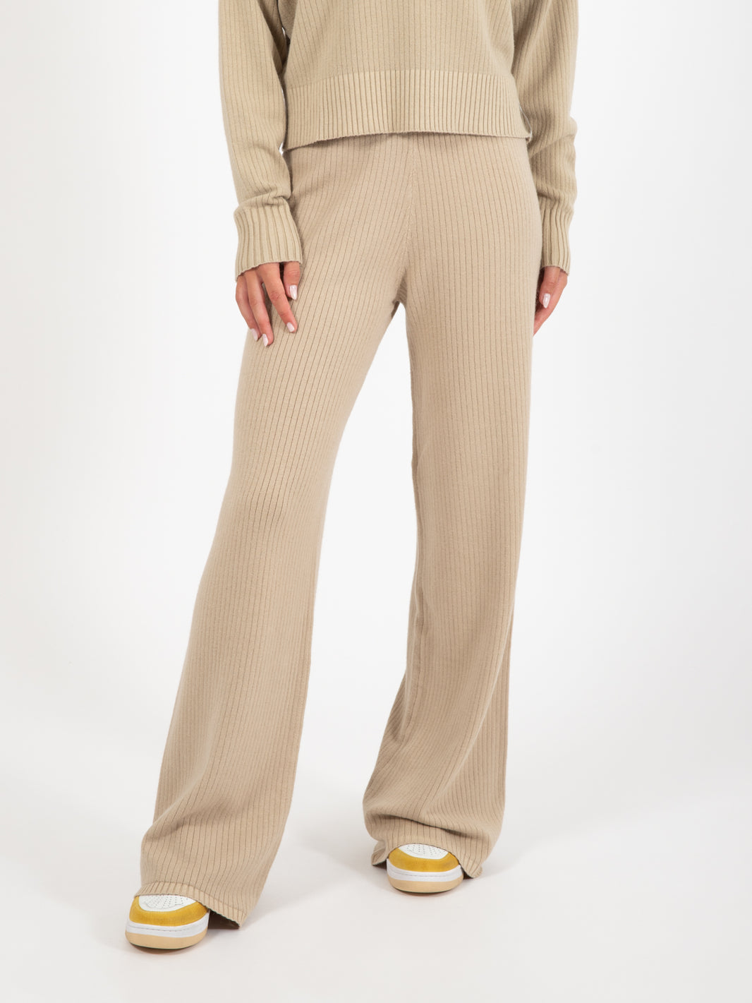 Pantaloni in maglia nocciola