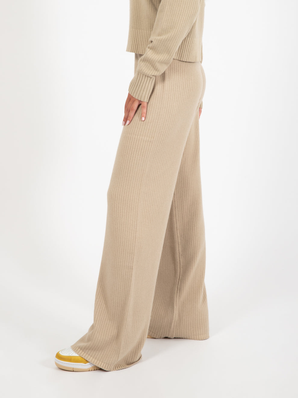 Pantaloni in maglia nocciola