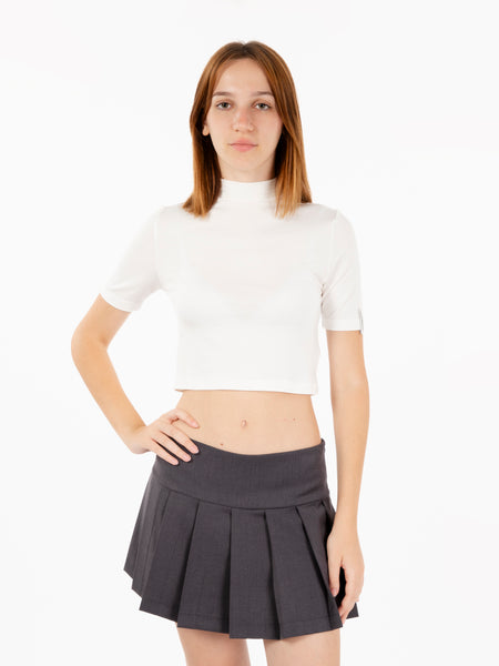 T-shirt crop con collo a lupetto bianca