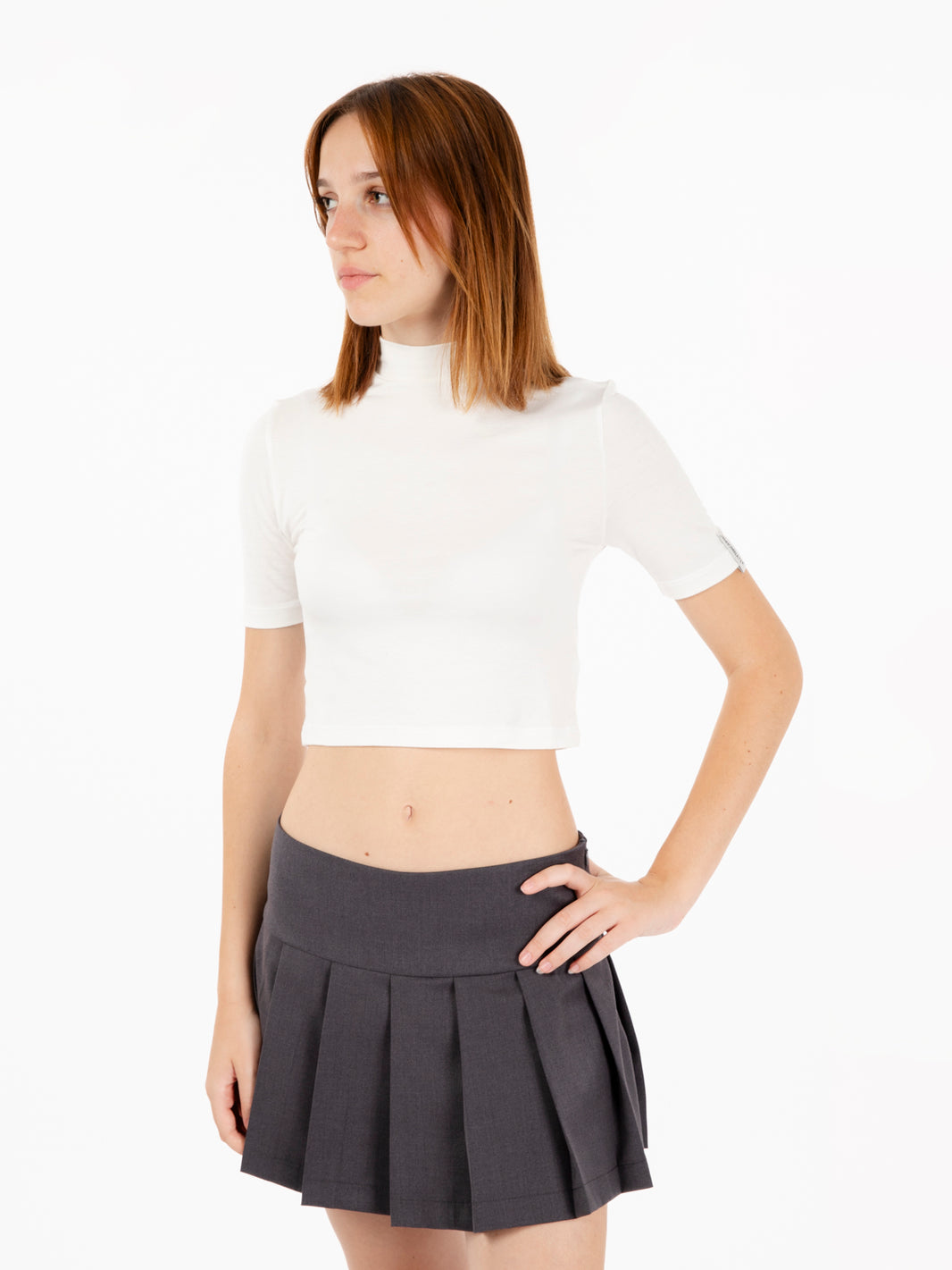 T-shirt crop con collo a lupetto bianca