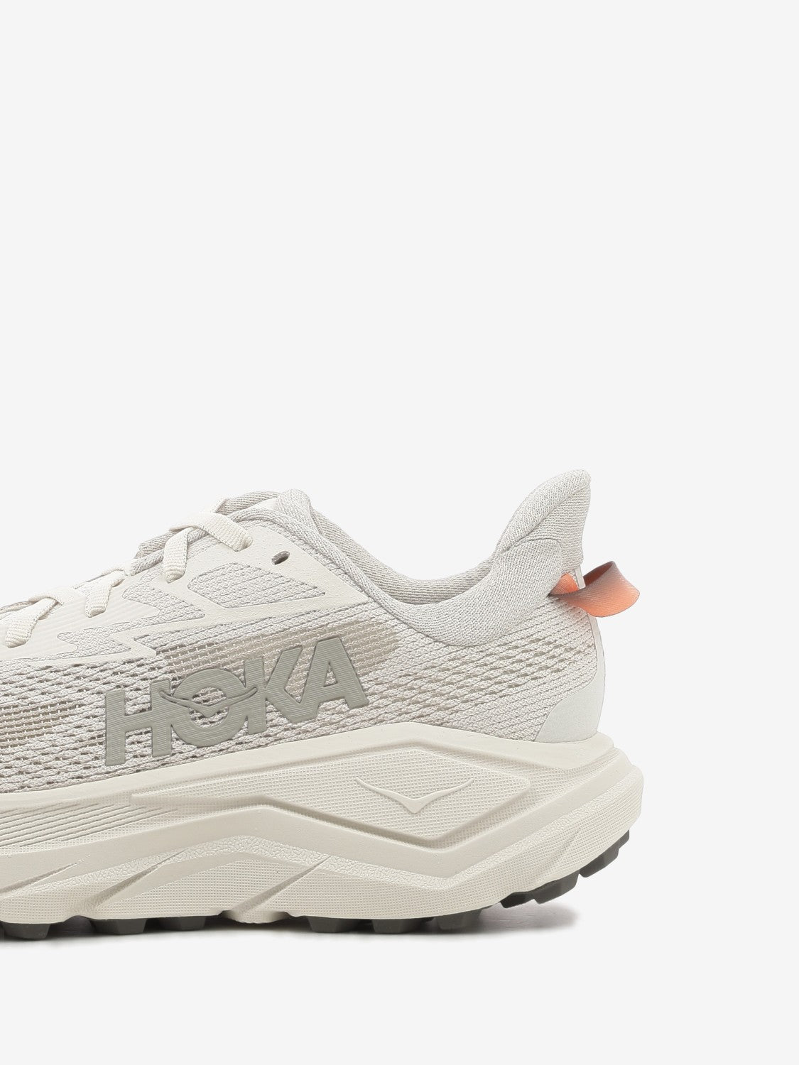 W Challenger 8 stucco / asphalt grey