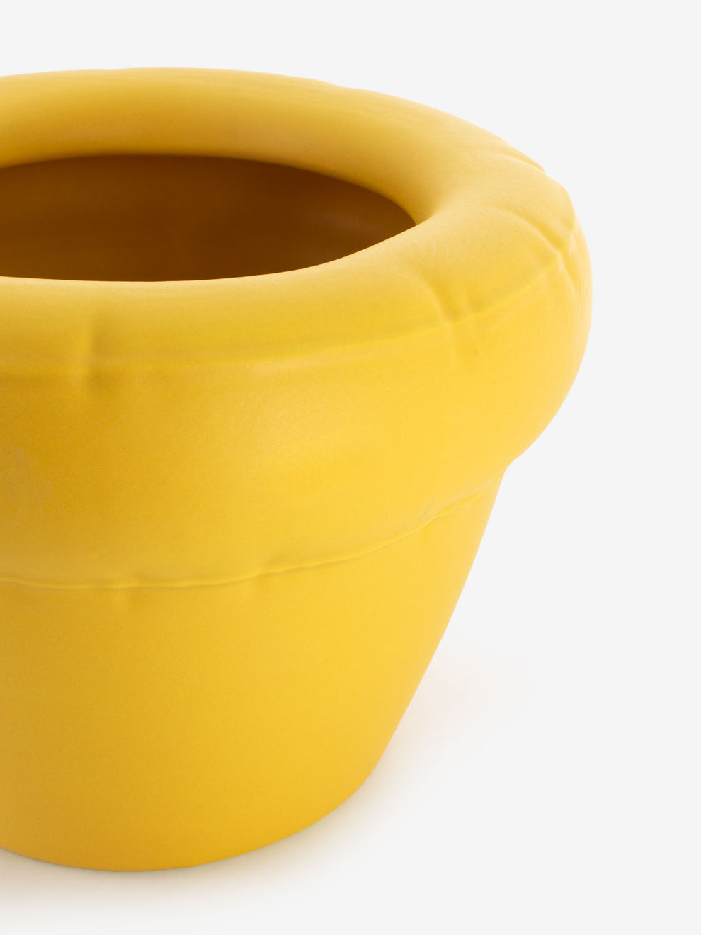 Planter Pierre yolk matte