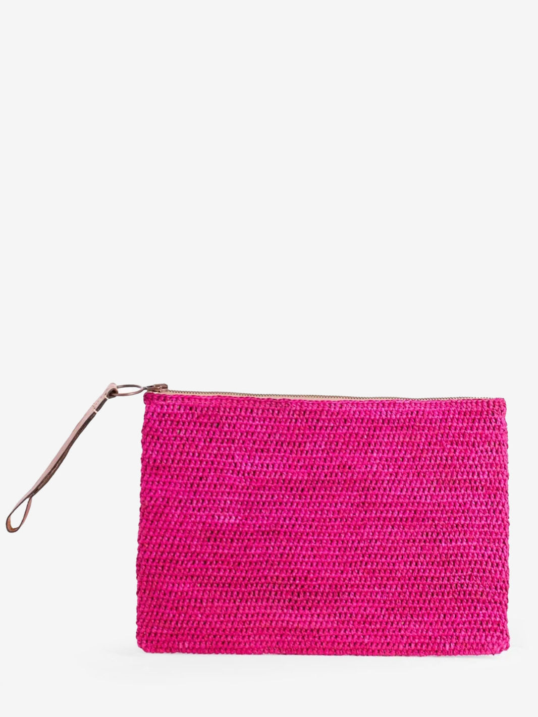 Ampy clutch bag in fuchsia raffia