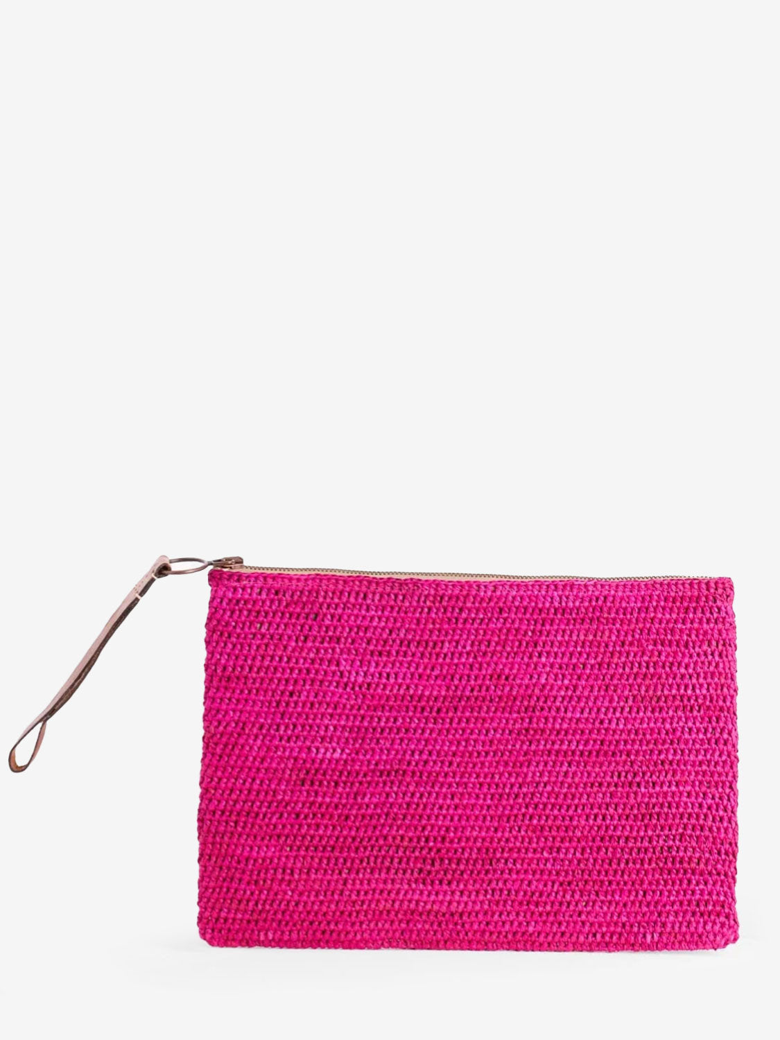 Ampy clutch bag in fuchsia raffia