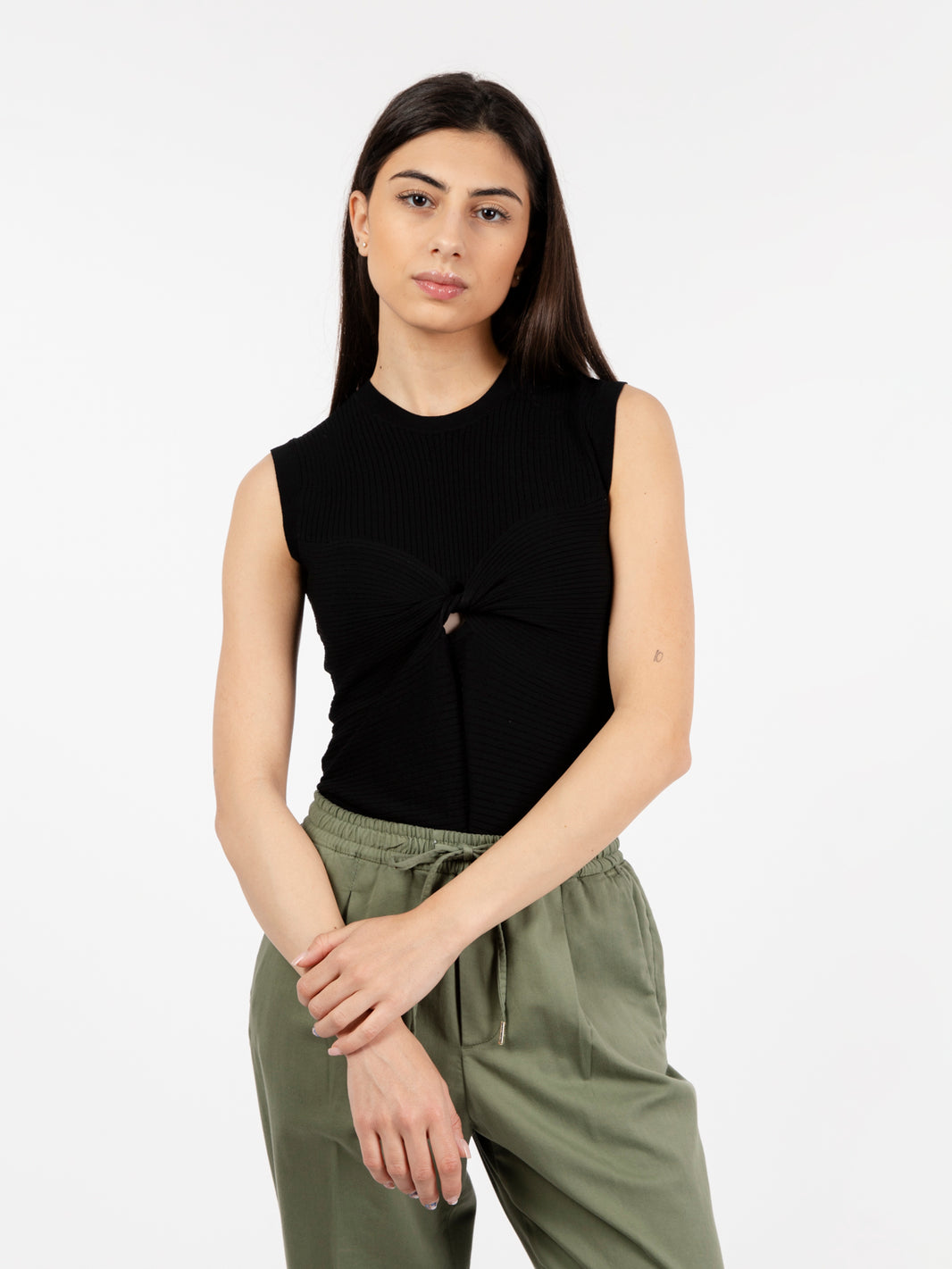 Ribbed Tank Top with Black Knot