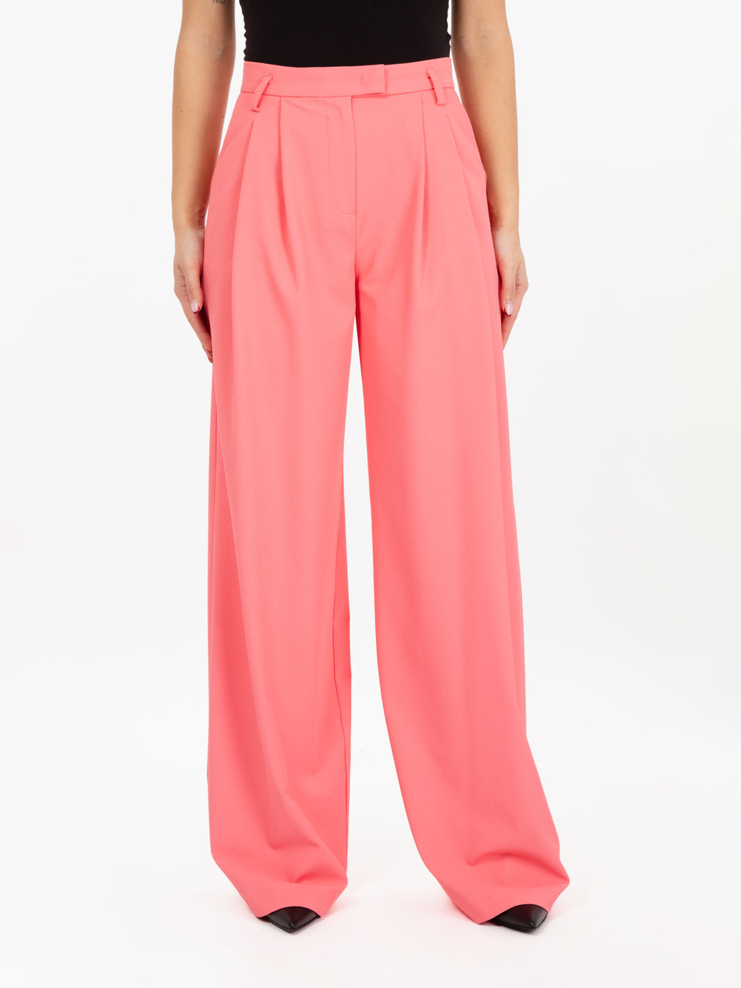 Wide trousers with coral pleats