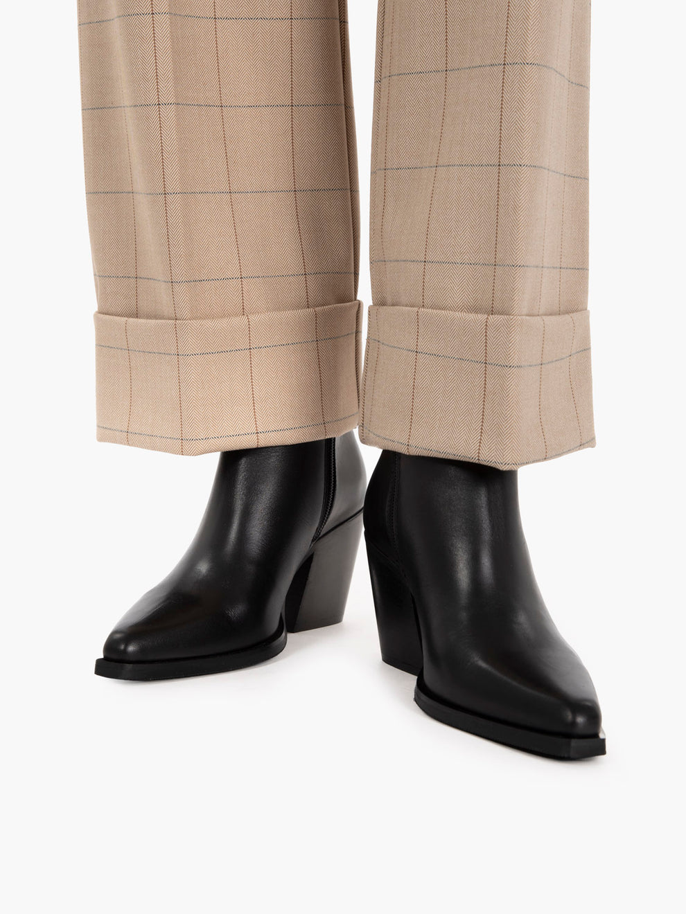 Black zip-up tex boot