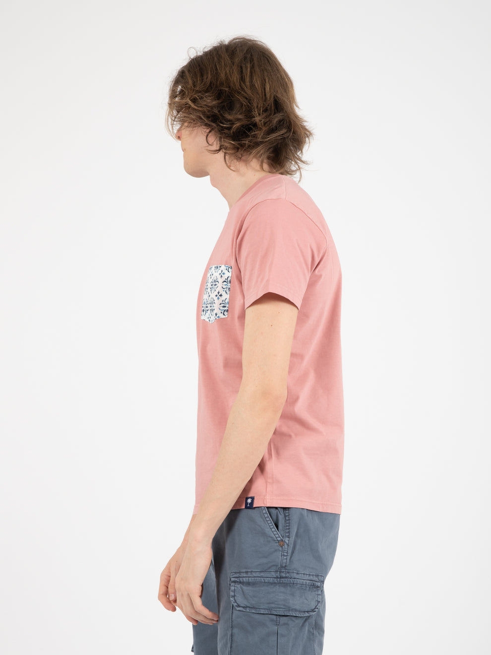 Pink floral pattern pocket t-shirt