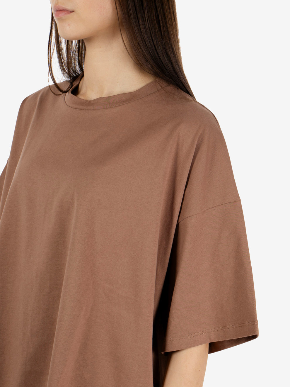 T-shirt over tabacco