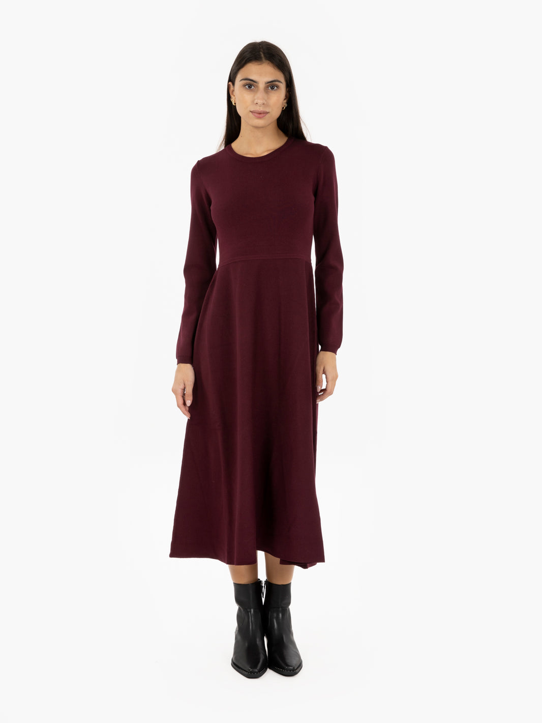 Long burgundy knitted dress