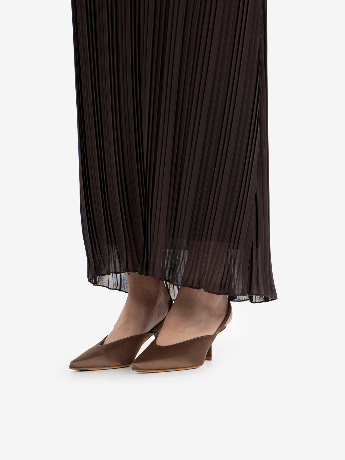 Long pleated chocolate dress