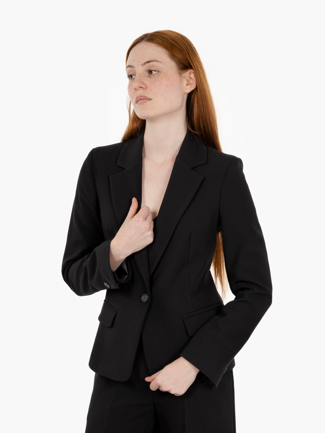 Black single-breasted slim blazer